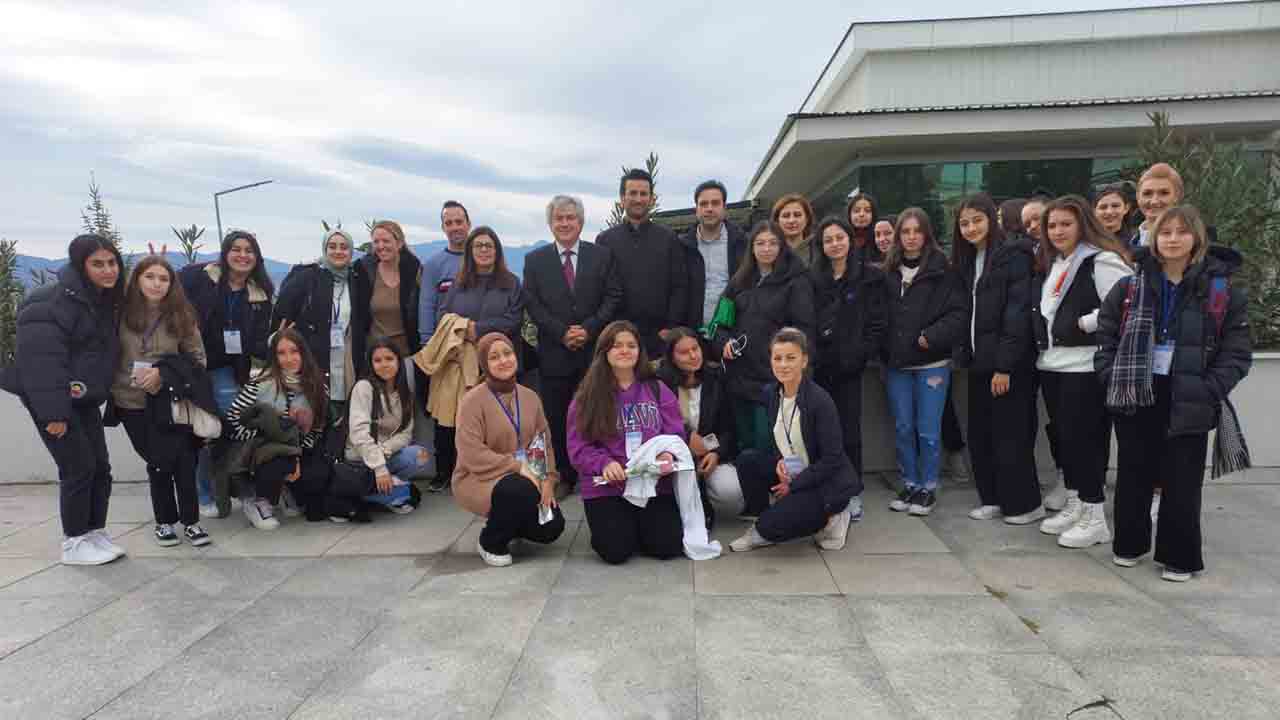 Hacı Zehra Akkoç kız Anadolu lisesinden Erasmus projesi