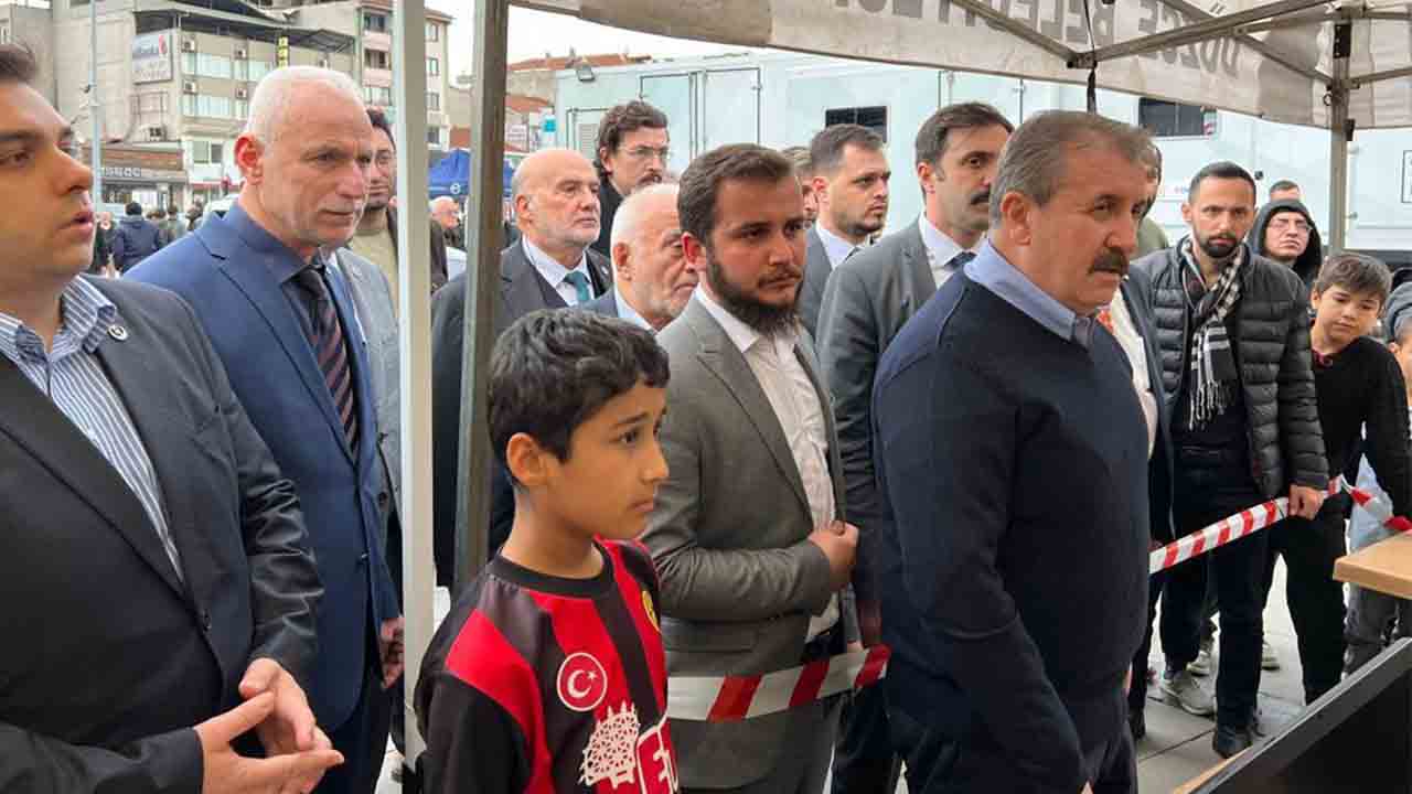 BBP İl Başkanı Bayar, Gölyaka İlçesinde depremzedeleri ziyaret etti