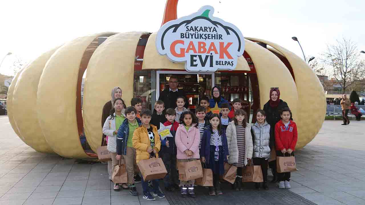 SGM öğrencileri yerli üretim satış merkezlerine hayran kaldı