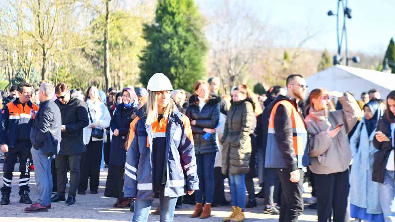 SAÜ’de Afet Bilinci ve Deprem Tatbikatı