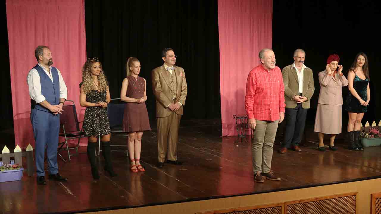 Üç Kafadarlar ‘Hoppala’ ile izleyicisinin karşısına çıktı