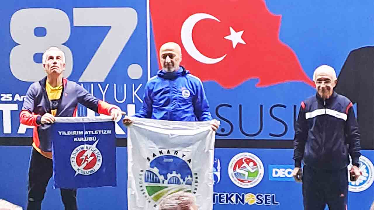Büyükşehir atletizmde şampiyonluğu kaptırmadı