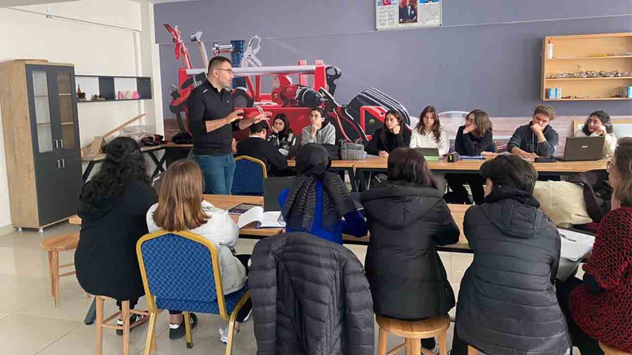 Proje yarışmalarına yönelik rapor yazma atölyeleri