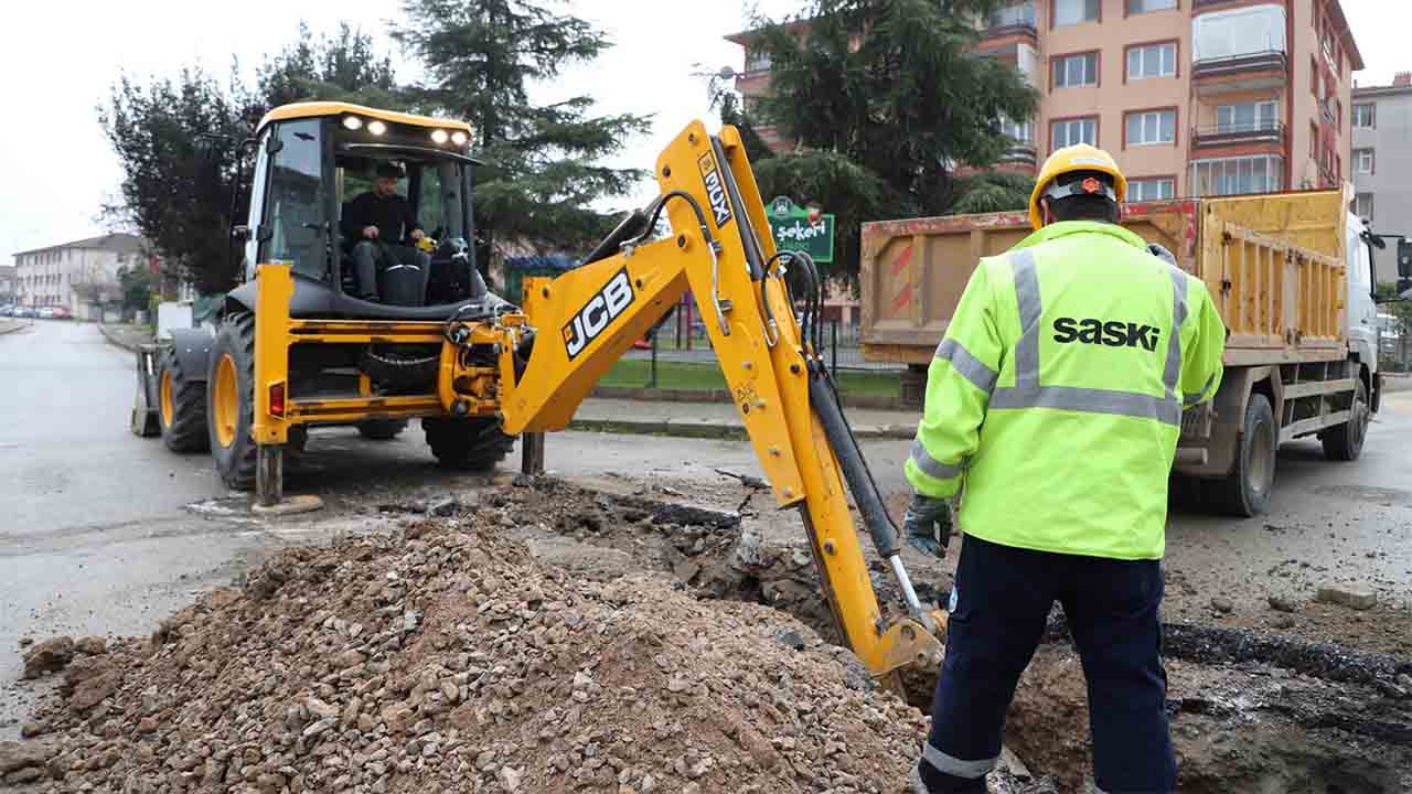 İbrahim Kangal Caddesi’nin yağmur suyu hattı da yenileniyor
