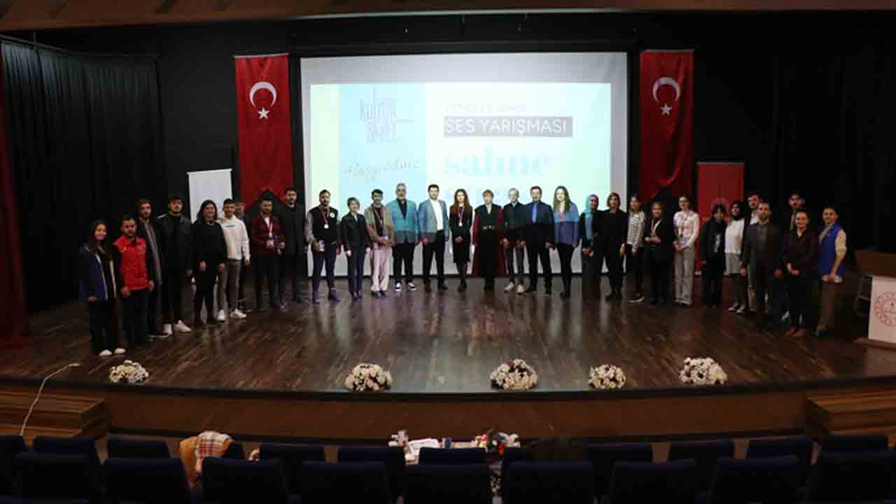 Gençler Sahne’de yarışıyor