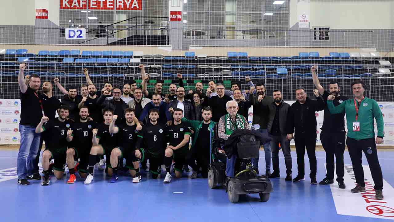 Büyükşehir hentbol sahasında rakiplerine şans tanımıyor