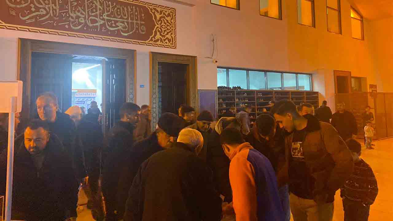 Regaip Kandili Dualarla icra edildi