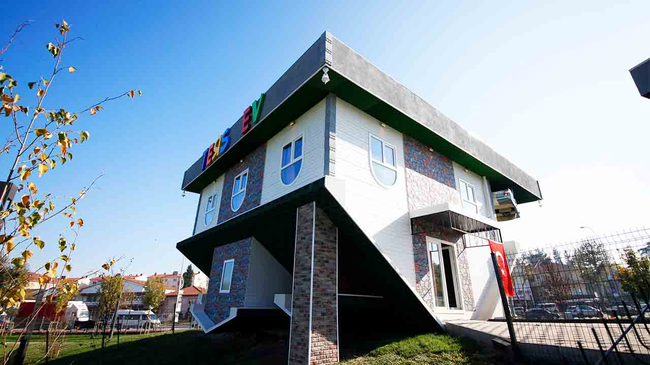 Başkan Ekrem Yüce’den öğrencilere Ters Ev müjdesi