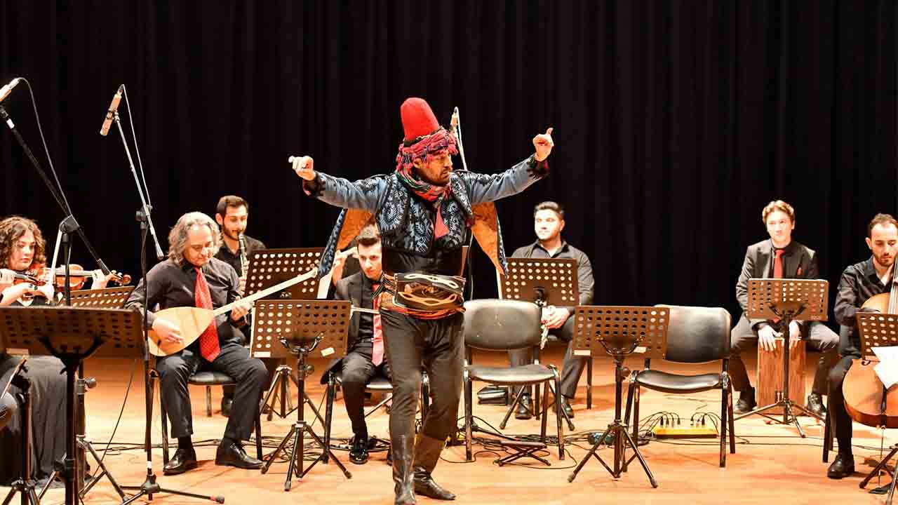 Oda Orkestrası Eşliğinde türküler konseri