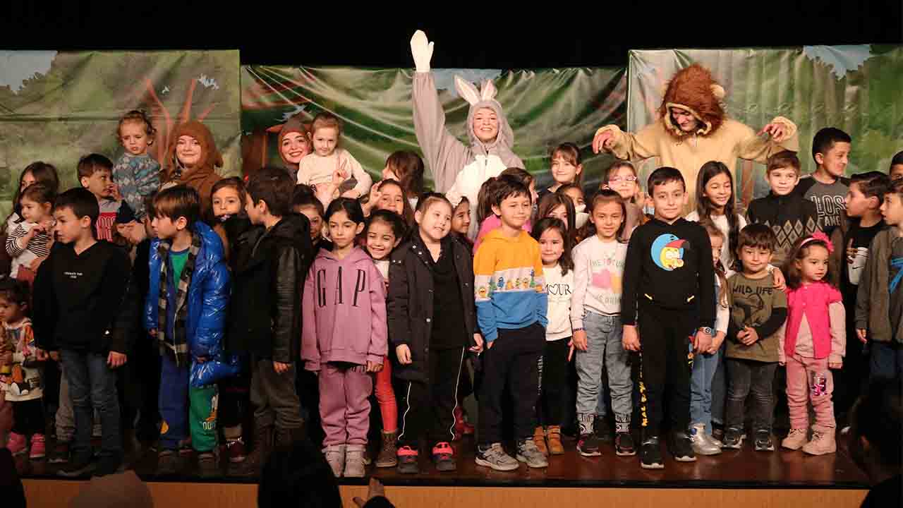 Karne alan miniklere ‘Afacan Maymun’ sürprizi