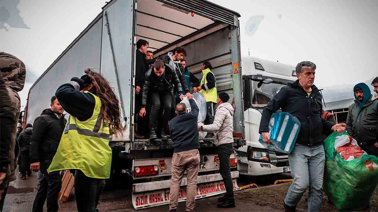 Büyükşehir’in depremzedelere refakati terminalde başlıyor