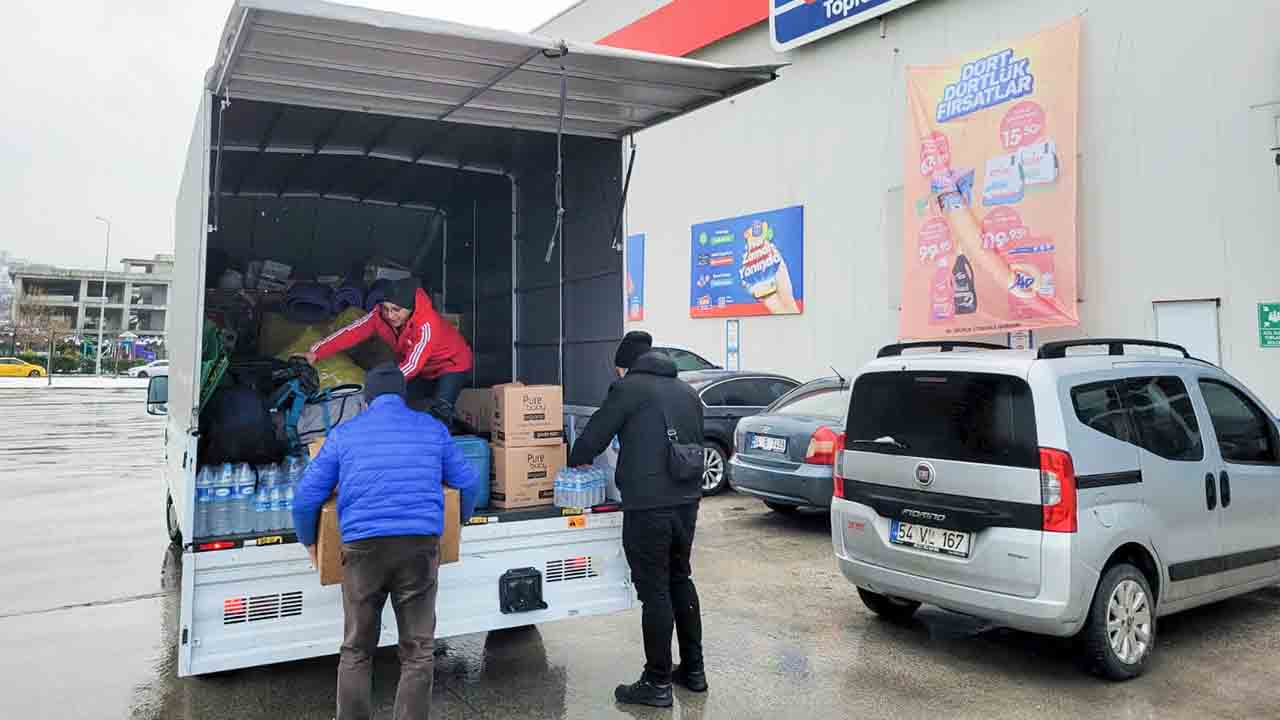 SUBÜ öğrenci toplulukları depremzedelerin yanında