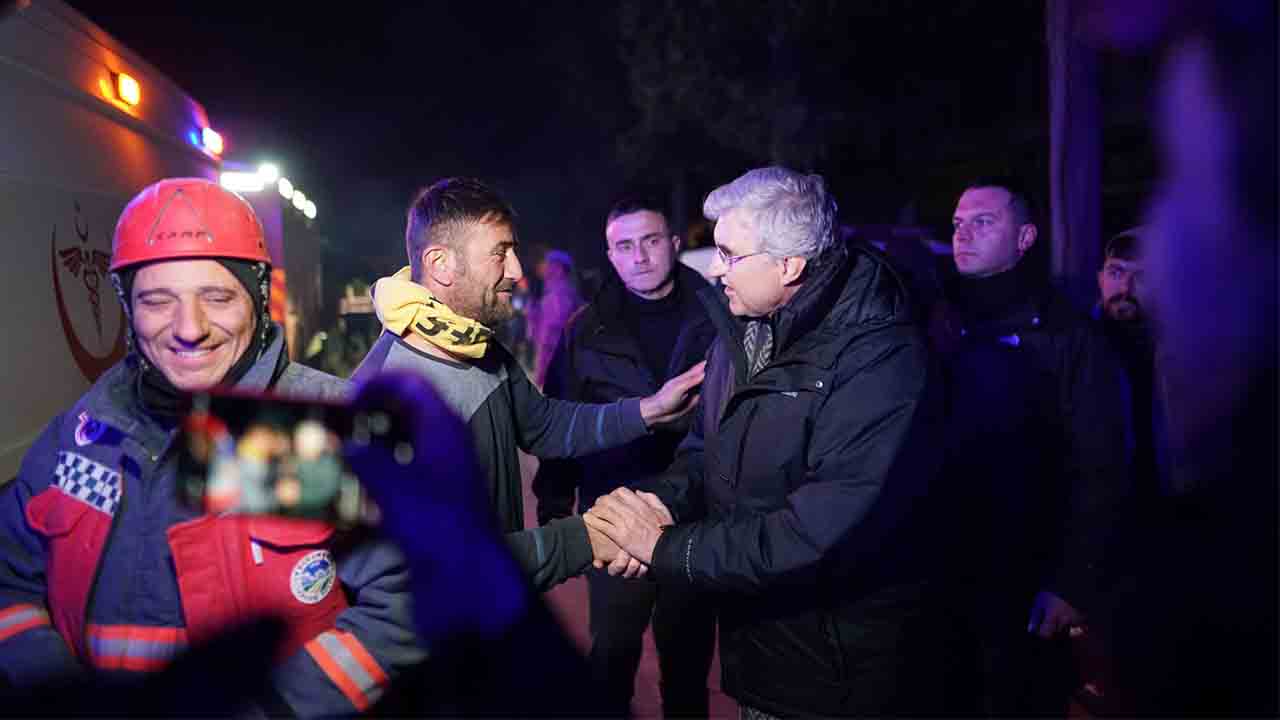 Başkan Yüce yeniden deprem bölgesinde: “Son ana kadar orada olacağız”