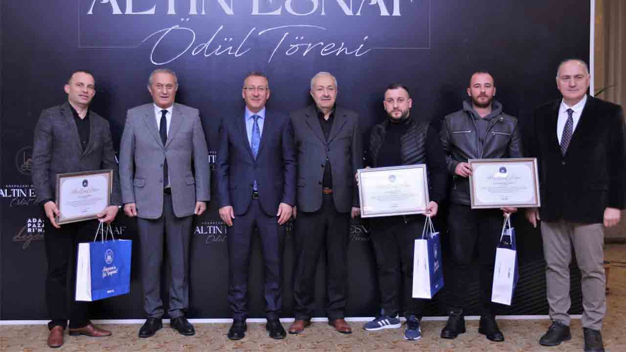 Altın Esnaflar Belgelerini Aldı