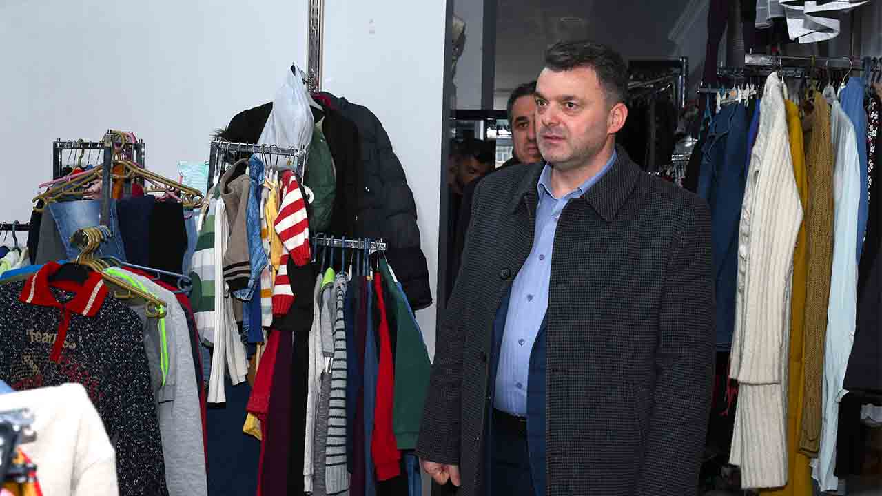 Karasu’da Yardım Toplama ve Dağıtım Merkezi faaliyete geçti