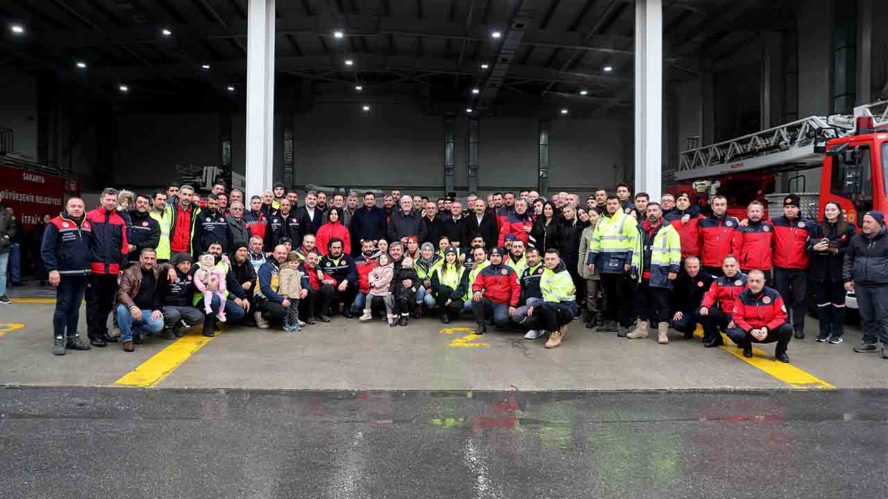 Afet bölgesinde ‘umuda giden’ yolu onlar kazmıştı