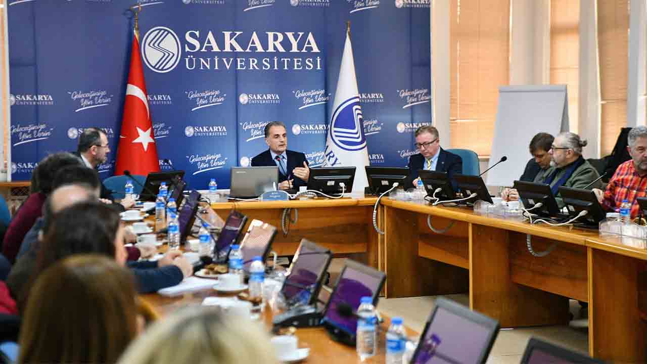 SAÜ’de Öğretim Üyeliğine Yükseltilme ve Atama Kriterleri Yenileniyor