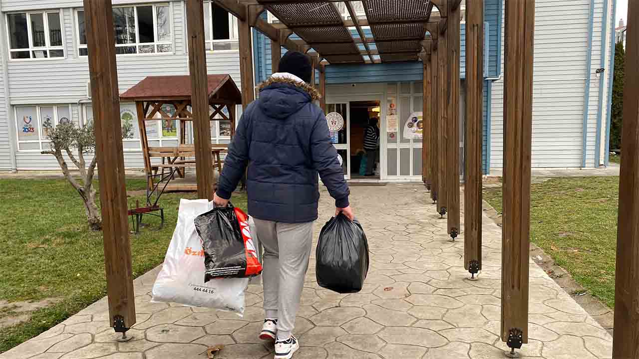 Deprem için tek yürek !