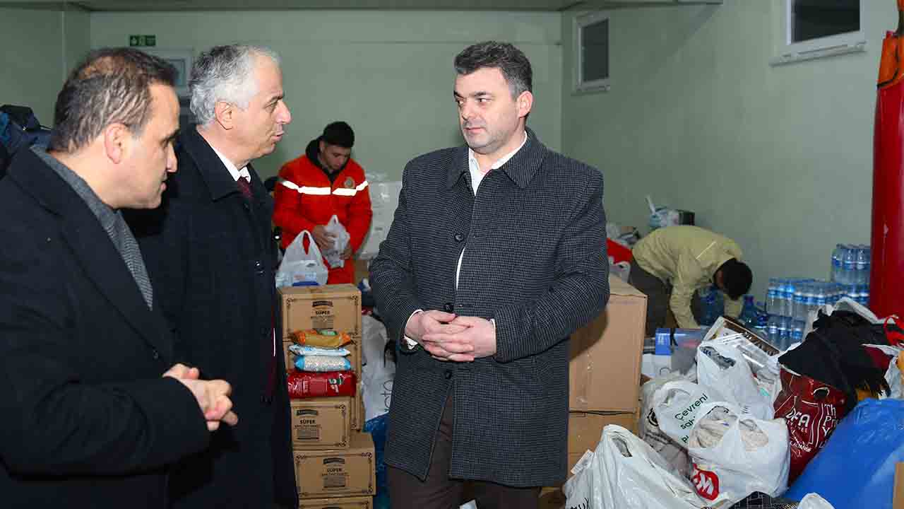 Karasu, Deprem Bölgesine yardım için Seferber oldu