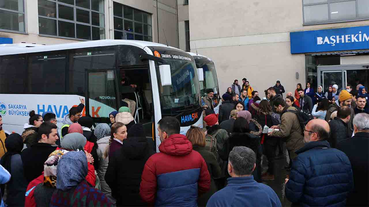 160 kişilik Sağlık personeli Deprem bölgesine gidiyor