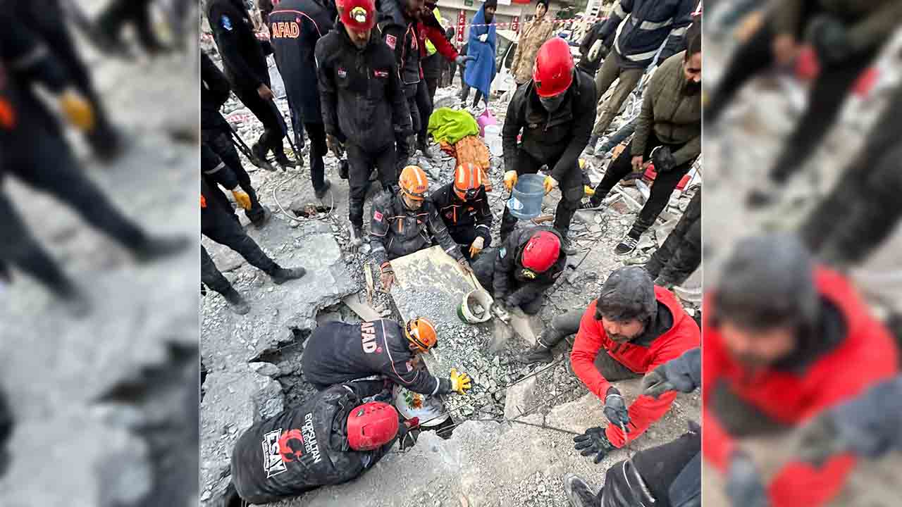 Depremin 62 saatinde enkazdan sağ salim kurtarıldı
