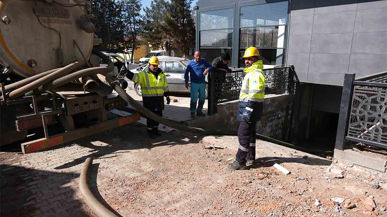 Kahramanmaraş’ın 75 mahallesinde altyapı çalışmaları aralıksız devam ediyor