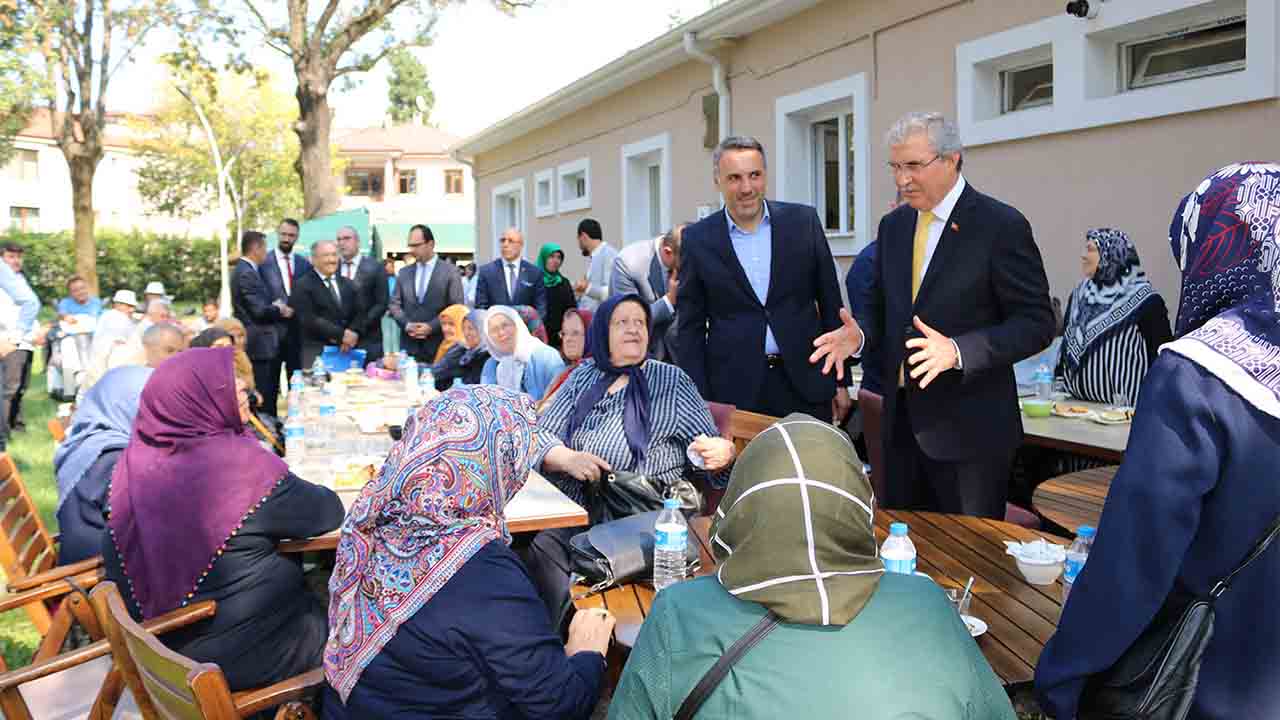 Büyükşehir Belediyesi’nden Anlamlı mesaj