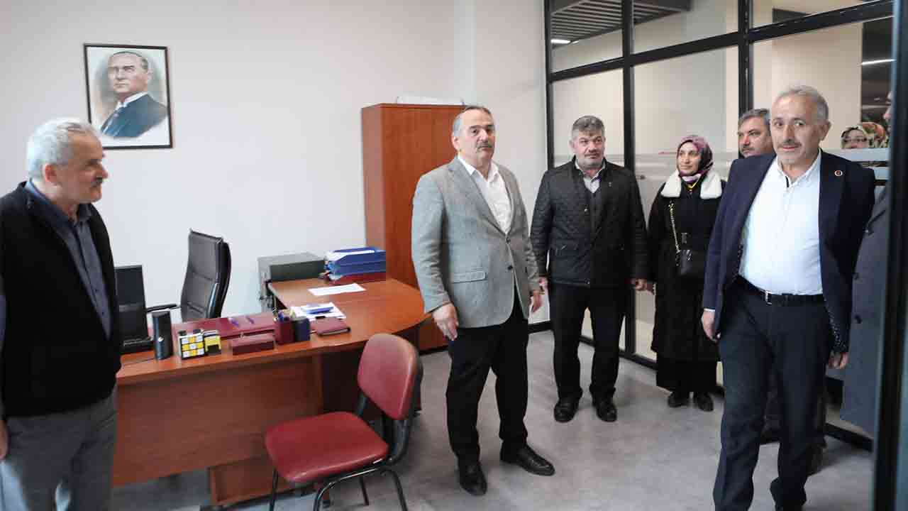 Arifiye Belediyesi Yeni Hizmet binasında İlk meclis toplantısını gerçekleştirdi