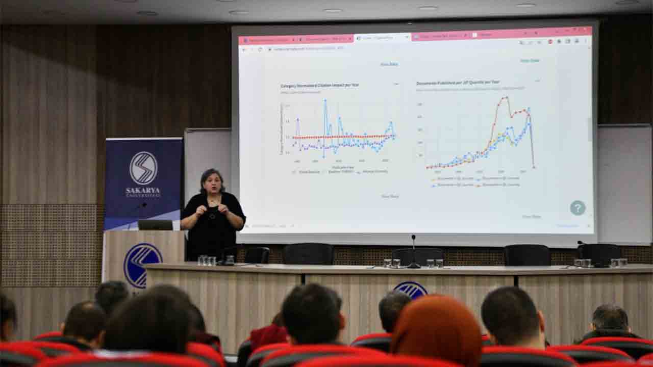 SAÜ’den InCites: Benchmarking & Analytics Eğitimi