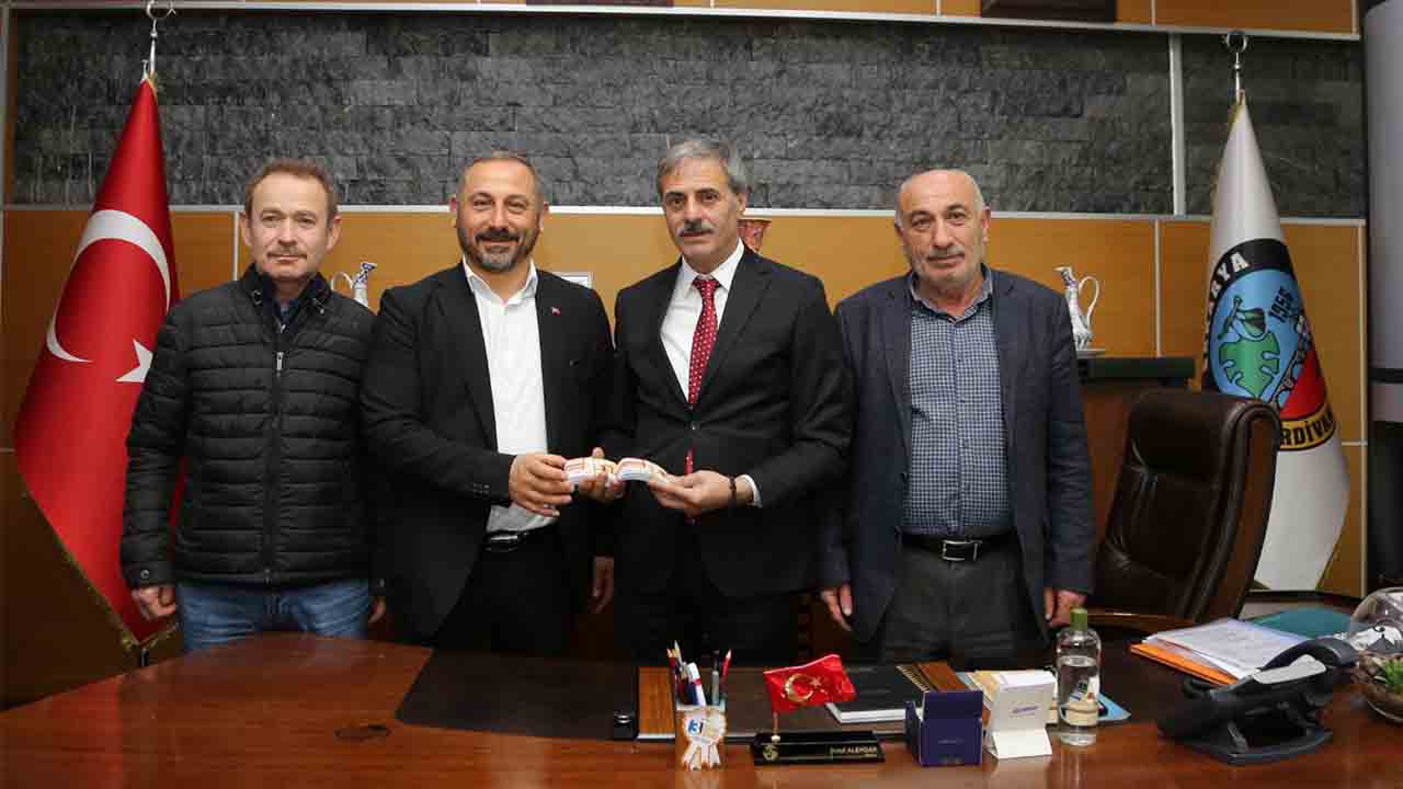 Alışveriş çekleri depremzede ve yetimlere