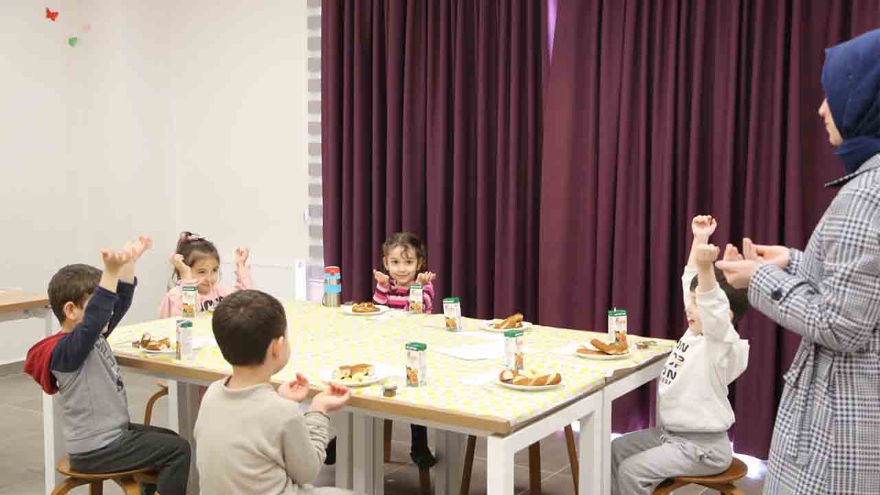 Serdivan’da Tekne Orucu tutan çocuklara erken iftar