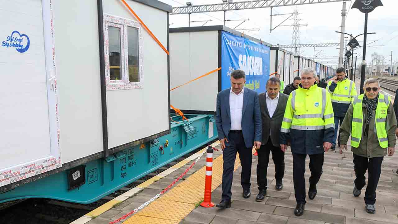 Sakarya Kardeşlik Kenti için ilk konteynerler İskenderun’a yola çıktı