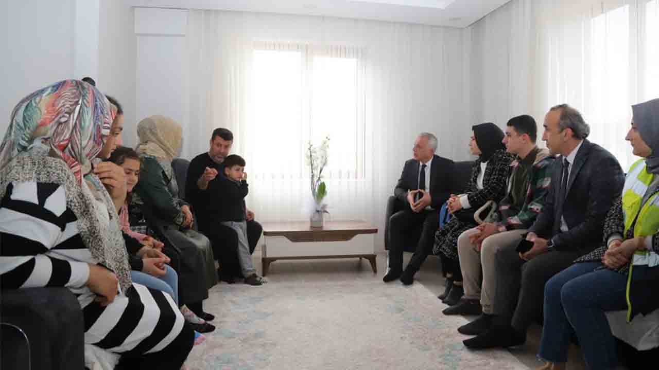 Başkan Babaoğlu Depremzede aileleri yalnız bırakmıyor