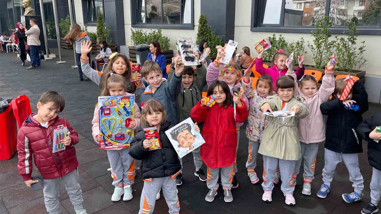 Deprem Bölgesi için Kermes düzenlediler