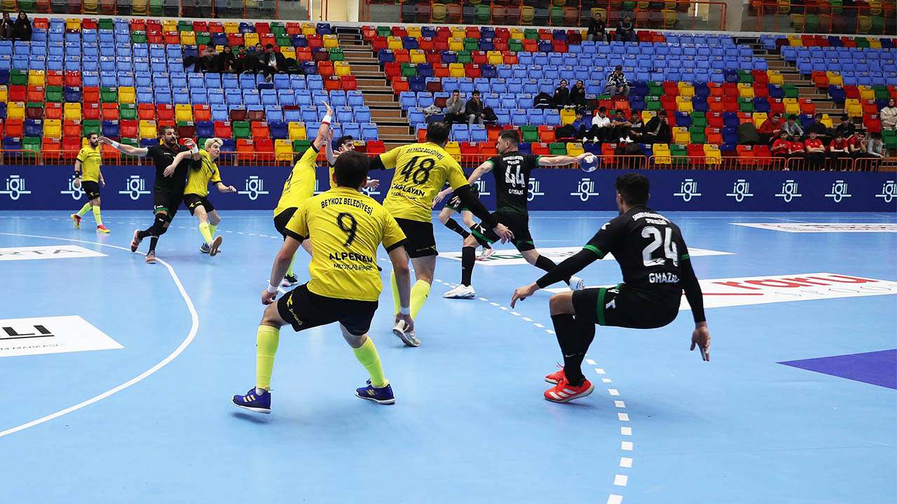 Büyükşehir Hentbol kupaya yarı finalde veda etti