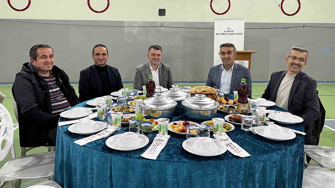 Karasu Belediyesi Personeli Ramazan iftarında bir araya geldi
