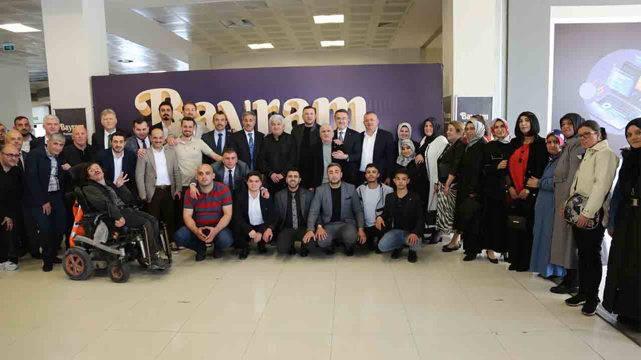 Serdivan Belediyesi’nde Bayramlaşma programı yapıldı