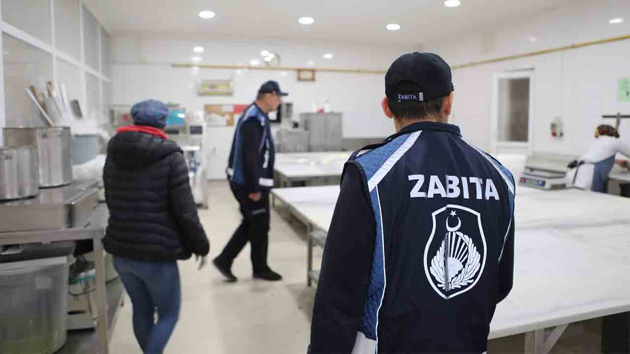 Arifiye Belediyesi Zabıta Ekipleri Tatlı satış ve imalathanelerini denetledi