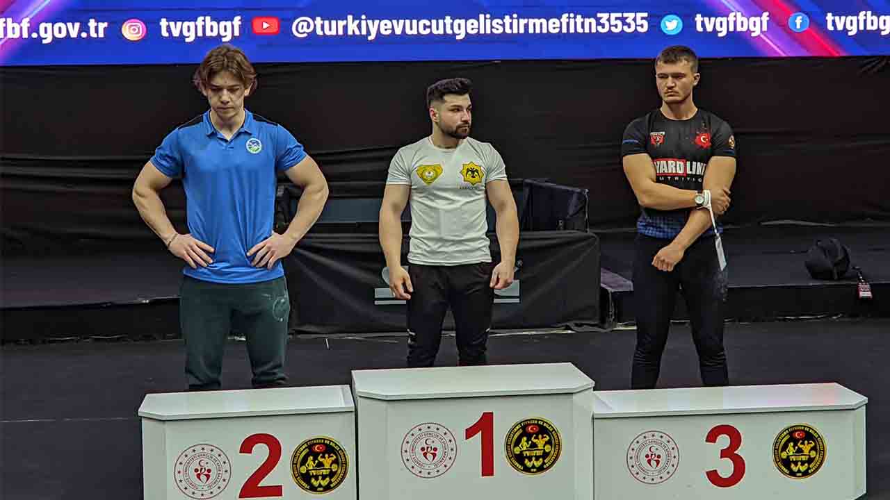 Büyükşehir bilek güreşçisi Avrupa yolunda