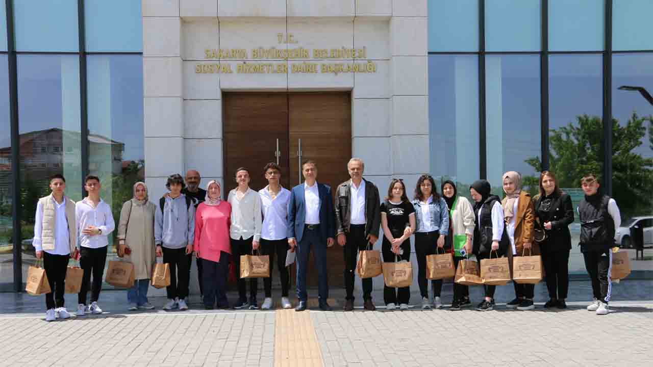 Mesleki Eğitim Merkezi öğrencileri 19 Mayıs’ı SGM’de kutladı