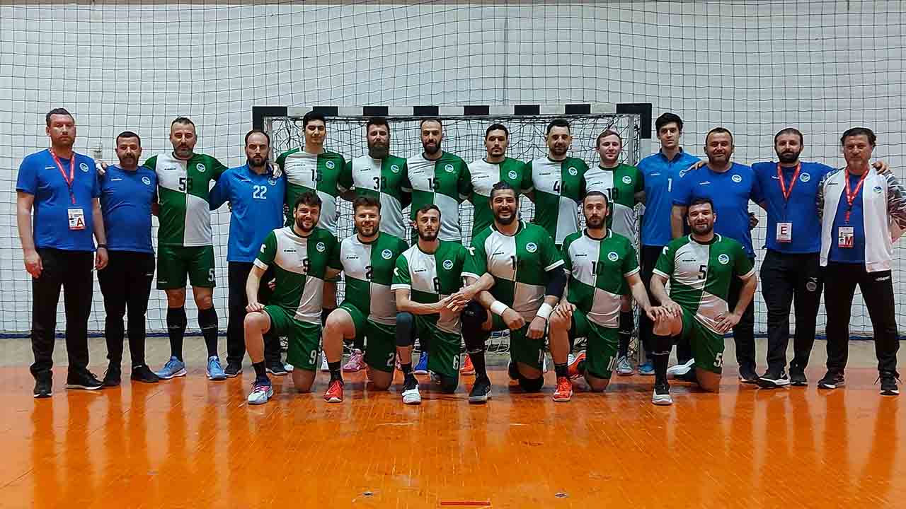 Büyükşehir hentbol normal sezonu galibiyetle kapattı