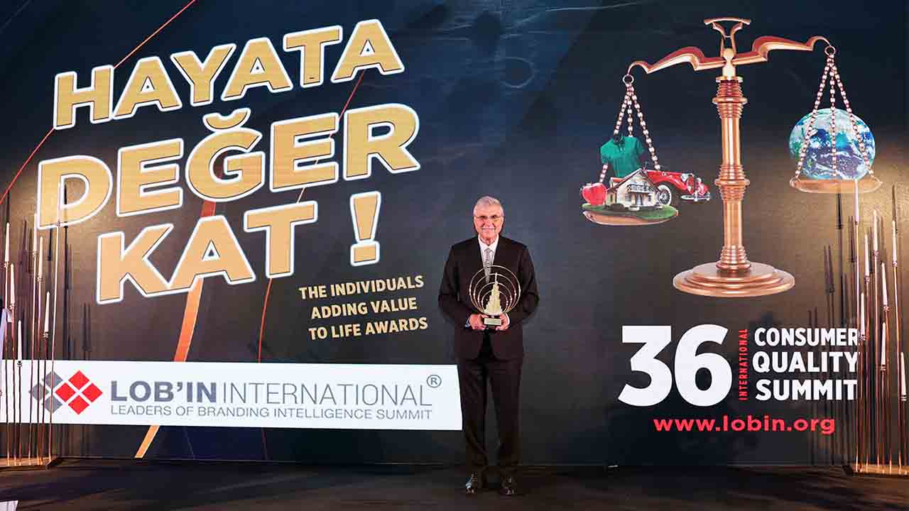 Başkan Ekrem Yüce’ye ‘Hayata Değer Katan Birey’ ödülü verildi