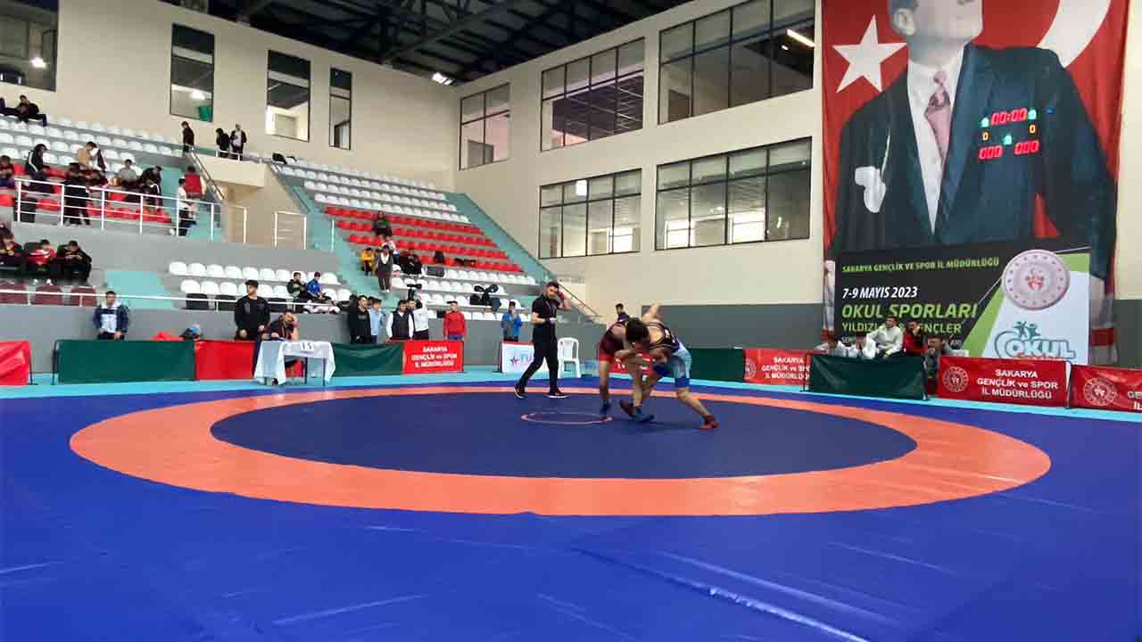 Güreşin Kalbi Akyazı’da Attı