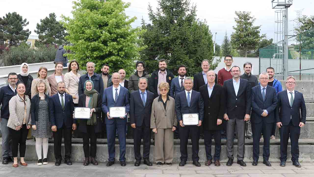 SAÜ İletişim Fakültesinden Akreditasyon Başarısı