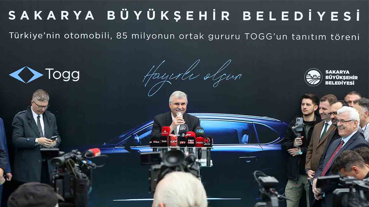 Yüce direksiyonda, Sakaryalılar yollarda: Türkiye’nin gururu TOGG’a tarihi karşılama