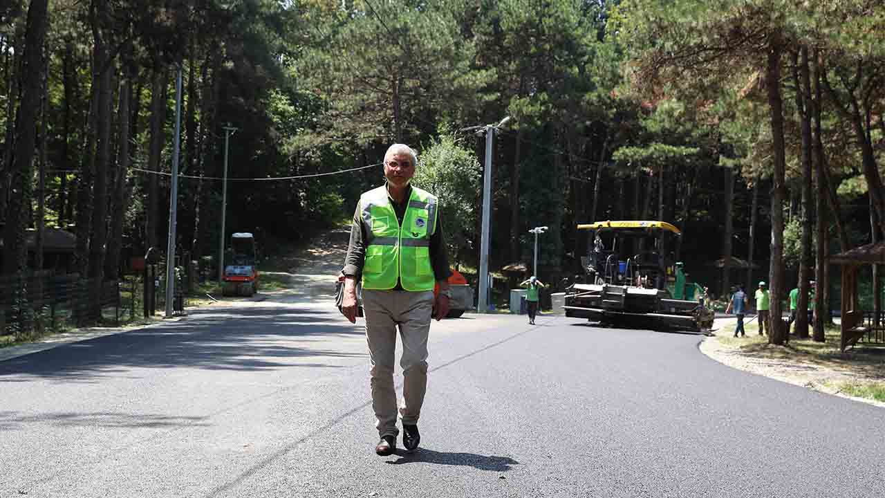 Başkan Yüce’nin asfaltta yeni rekorlar hedefi: “Yaptığımız yol Sakarya’dan Artvin’e gider”