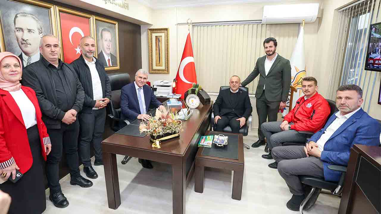 Yüce Sapanca’yı sokak sokak gezdi: “Her oy Türkiye Yüzyılı için imzadır”