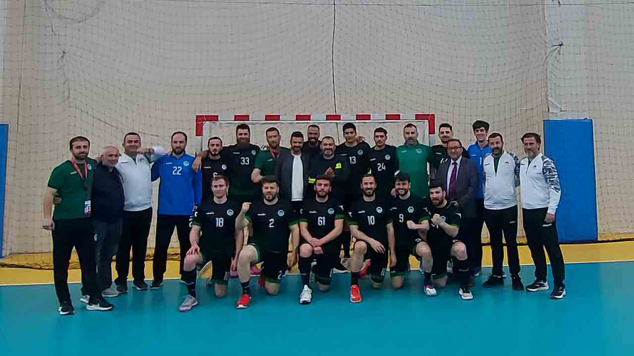 Büyükşehir hentbol seride 1-0 öne geçti