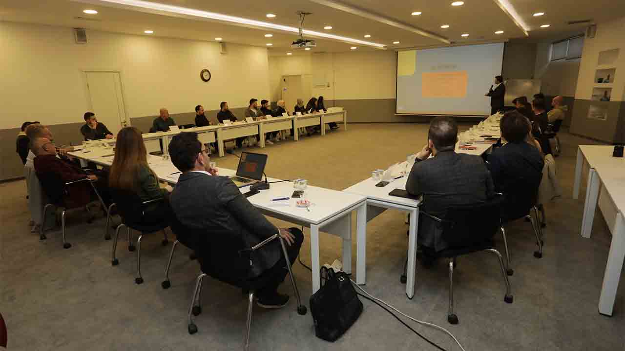 Aile Şirketlerinin Kurumsallaşma Süreci SATSO’da işlendi