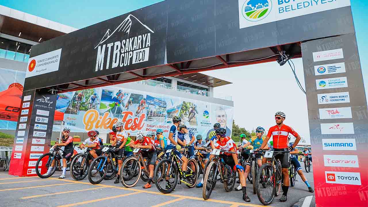 Başkan Yüce’den dünyaya davet var: Sakarya’da yine dünya kupası rüzgârı esecek